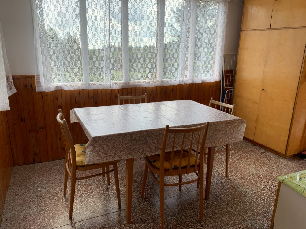 Chata č.5 - jídelní stůl